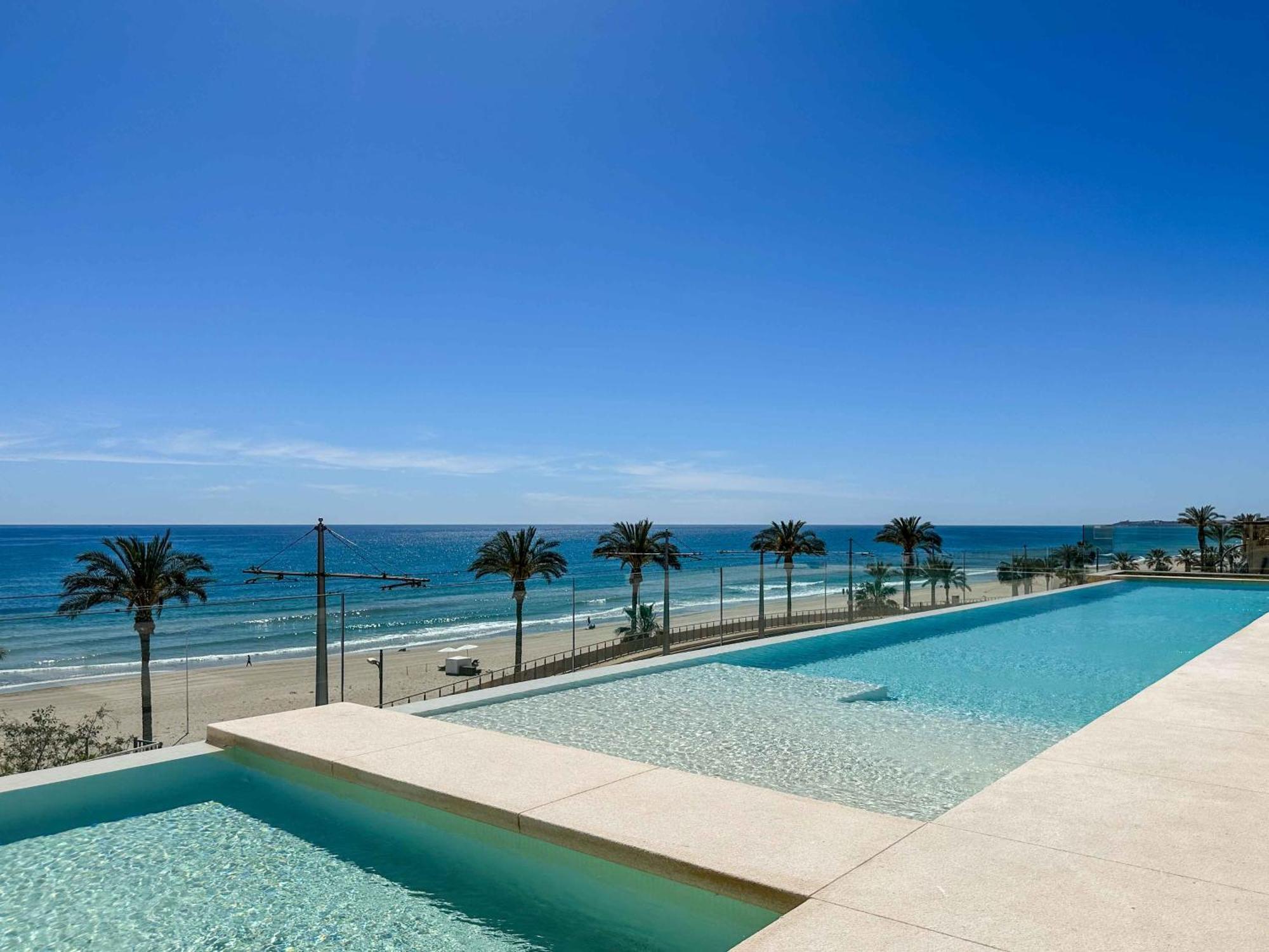 Lantia. Amaneceres De Ensueno Y Piscina Con Vistas Apartman El Campello Kültér fotó