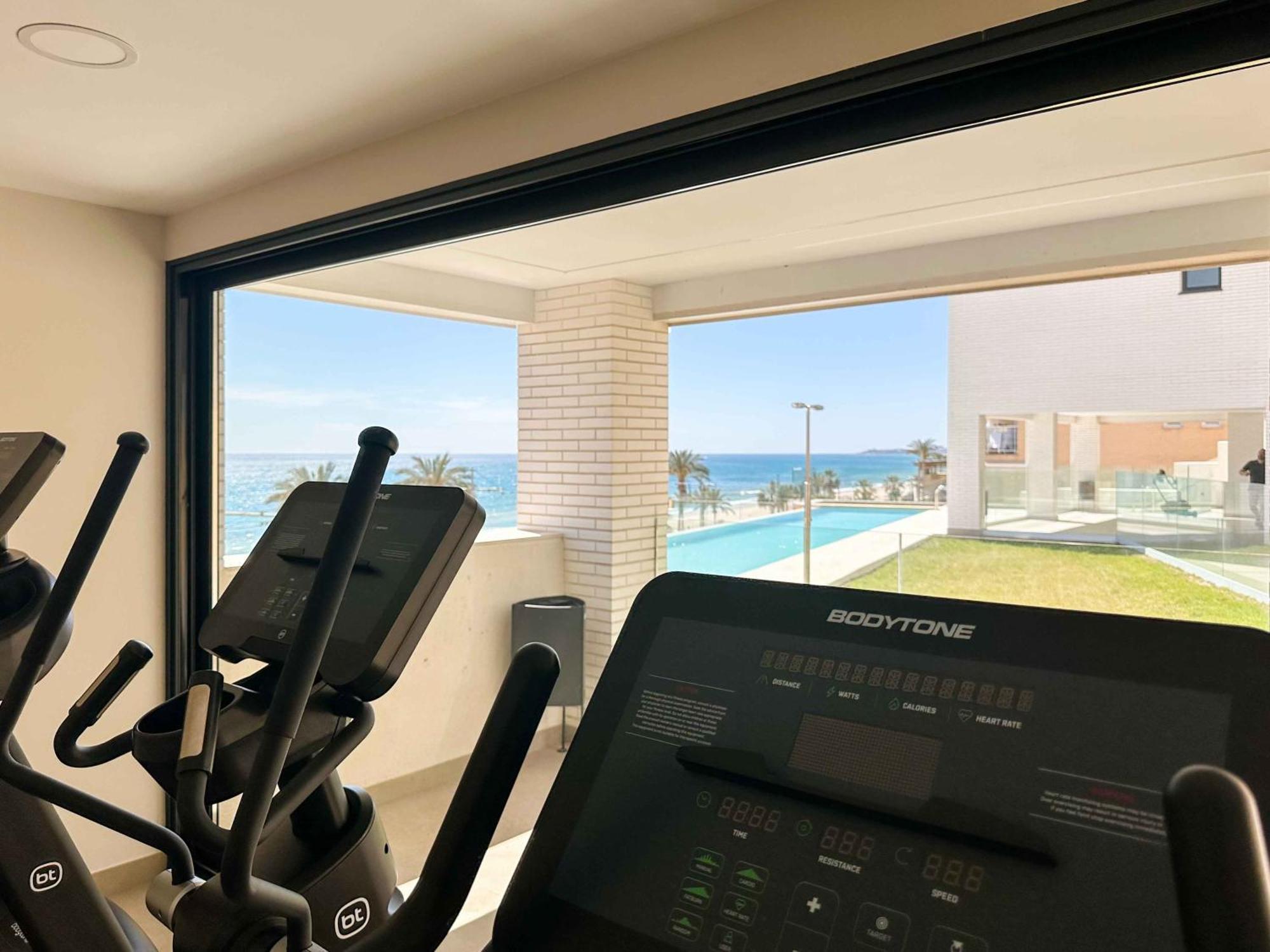 Lantia. Amaneceres De Ensueno Y Piscina Con Vistas Apartman El Campello Kültér fotó